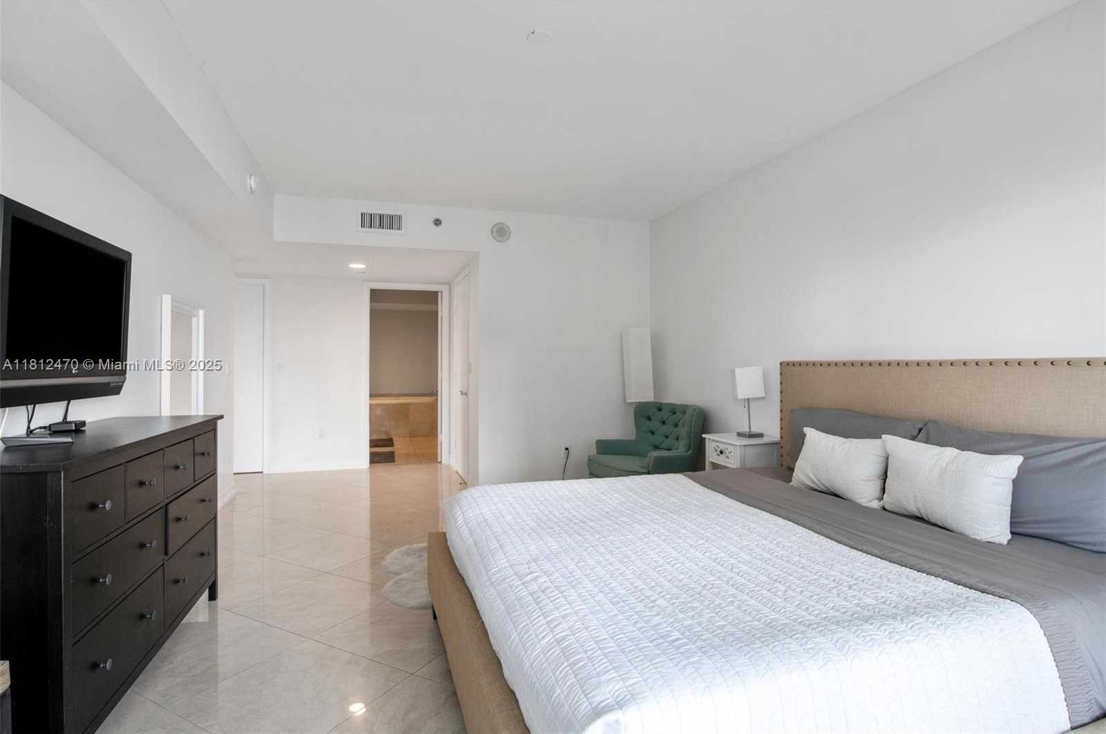 Small Image of 1830 SOUTH OCEAN DR #1406, Hallandale Beach Number 11