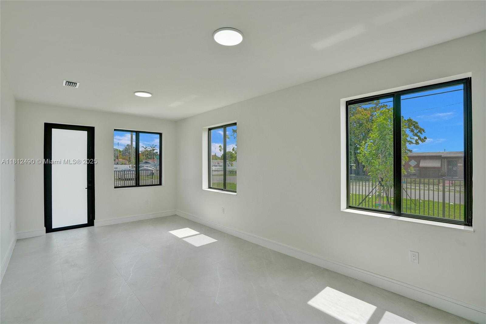 Small Image of 301 EAST 51ST ST, Hialeah Number 13