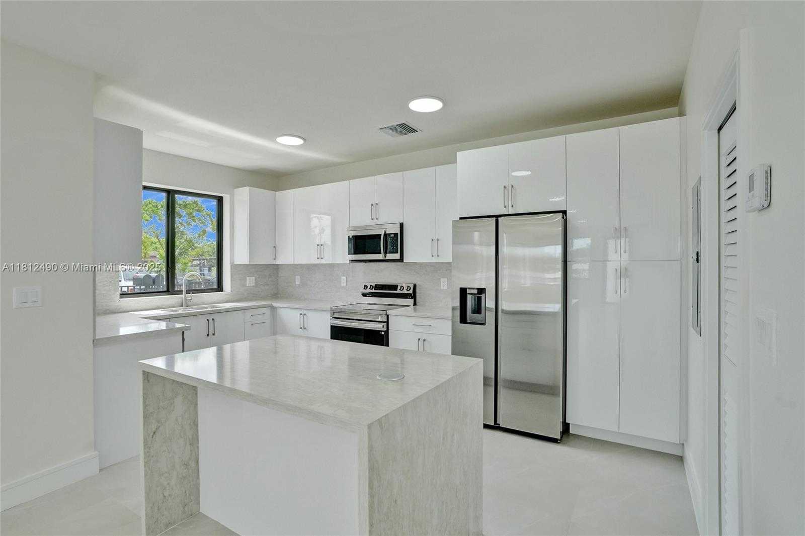 Small Image of 301 EAST 51ST ST, Hialeah Number 16