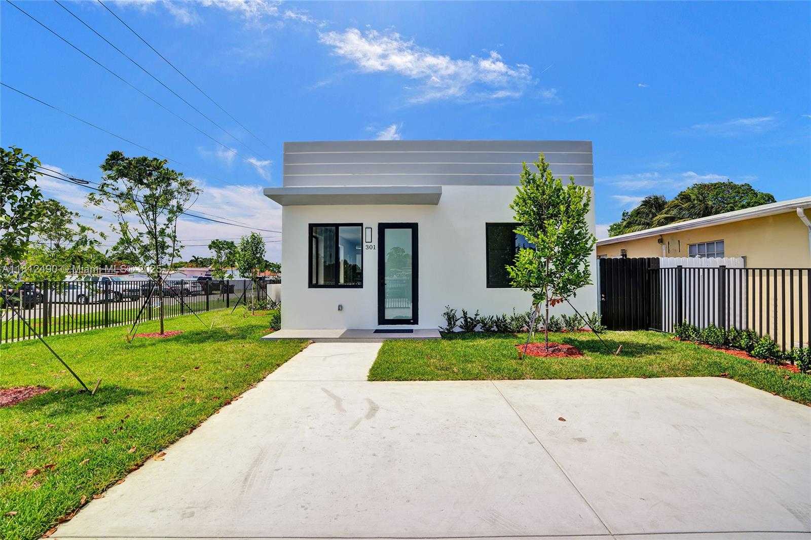 Small Image of 301 EAST 51ST ST, Hialeah Number 2