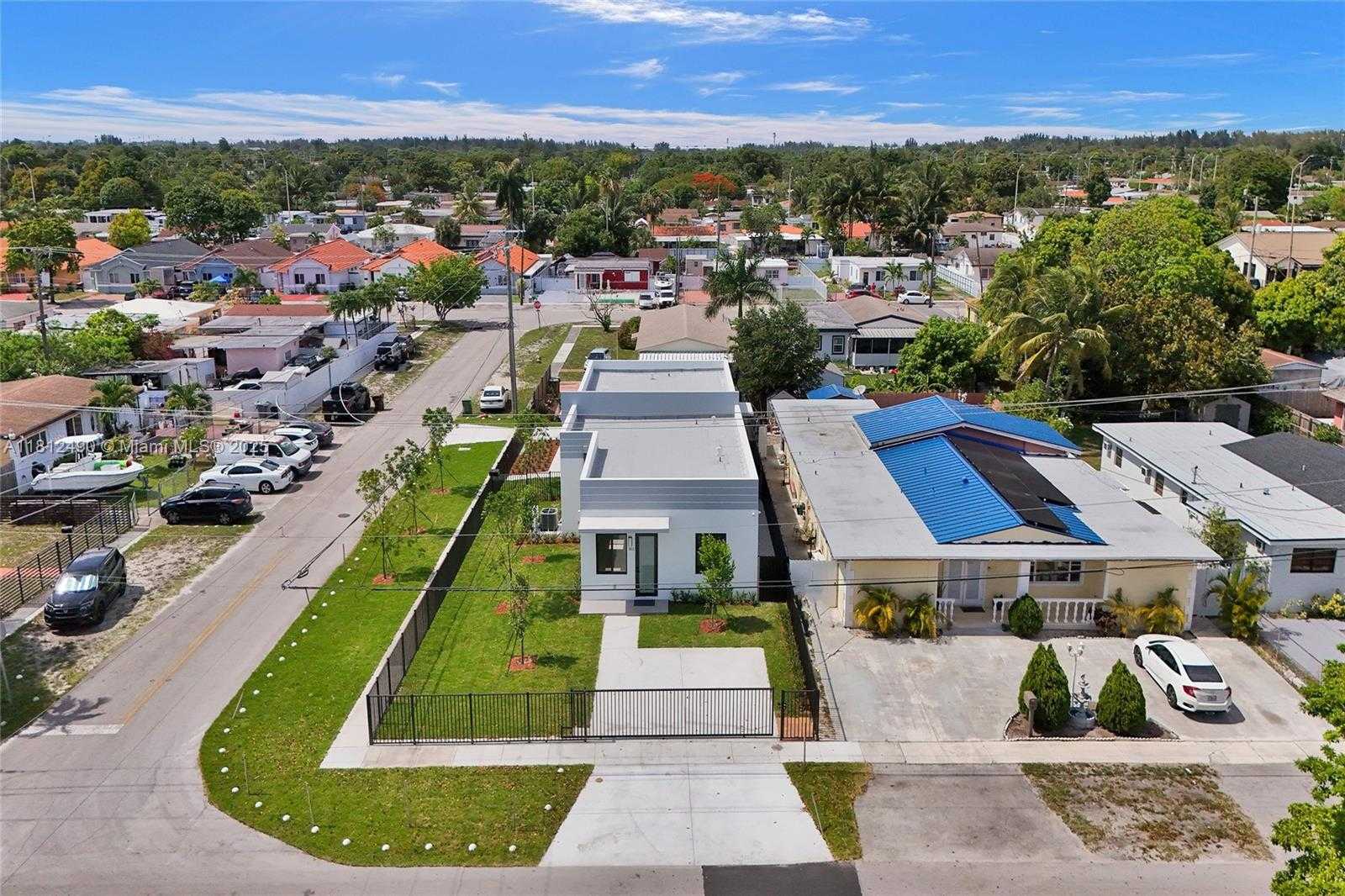 Small Image of 301 EAST 51ST ST, Hialeah Number 3