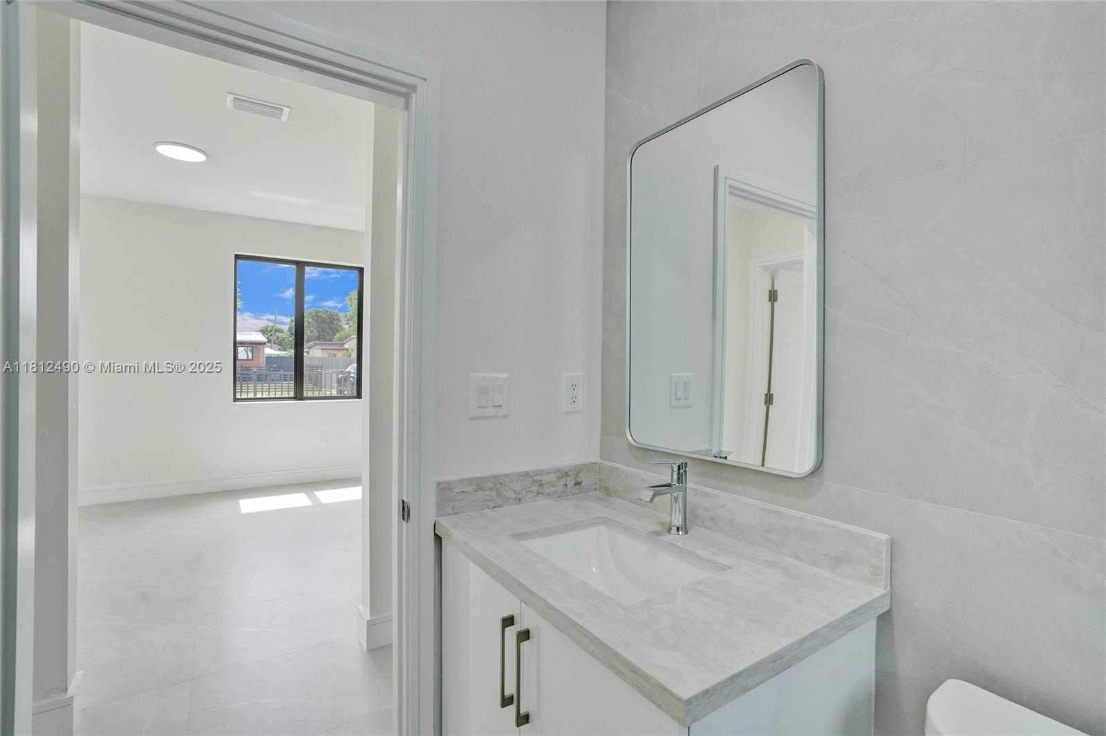 Small Image of 301 EAST 51ST ST, Hialeah Number 30