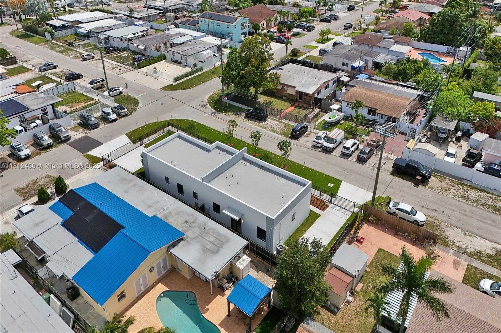 Small Image of 301 EAST 51ST ST, Hialeah Number 37