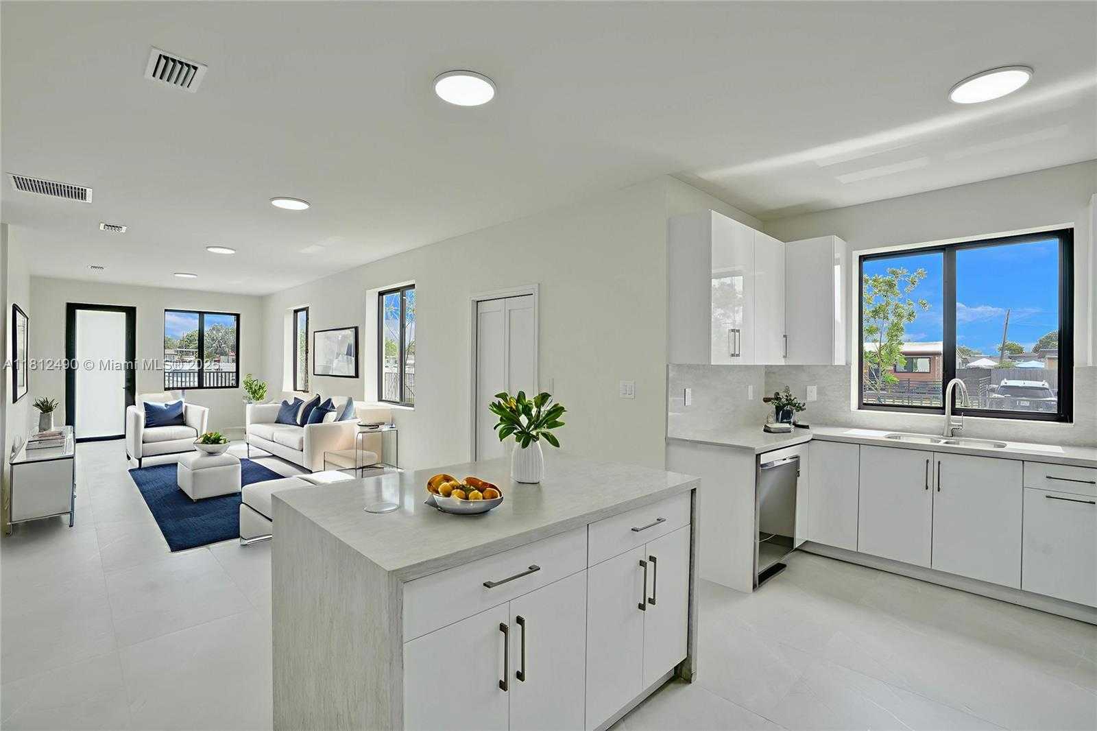 Small Image of 301 EAST 51ST ST, Hialeah Number 5