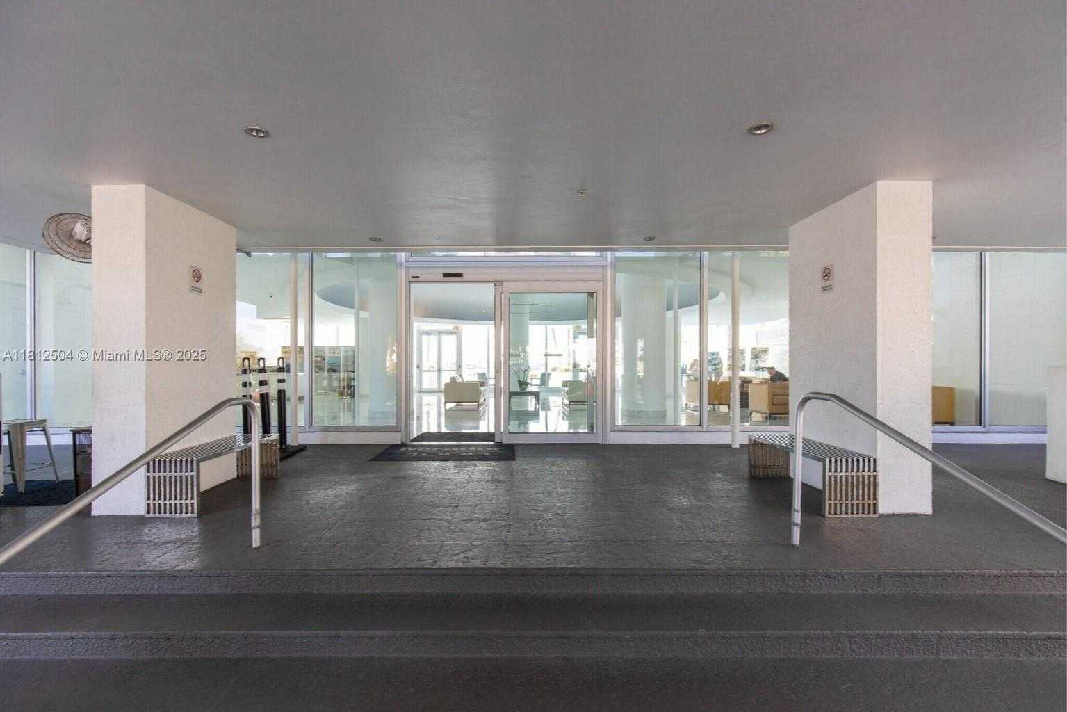 Small Image of 1000 WEST AVE #807, Miami Beach Number 2