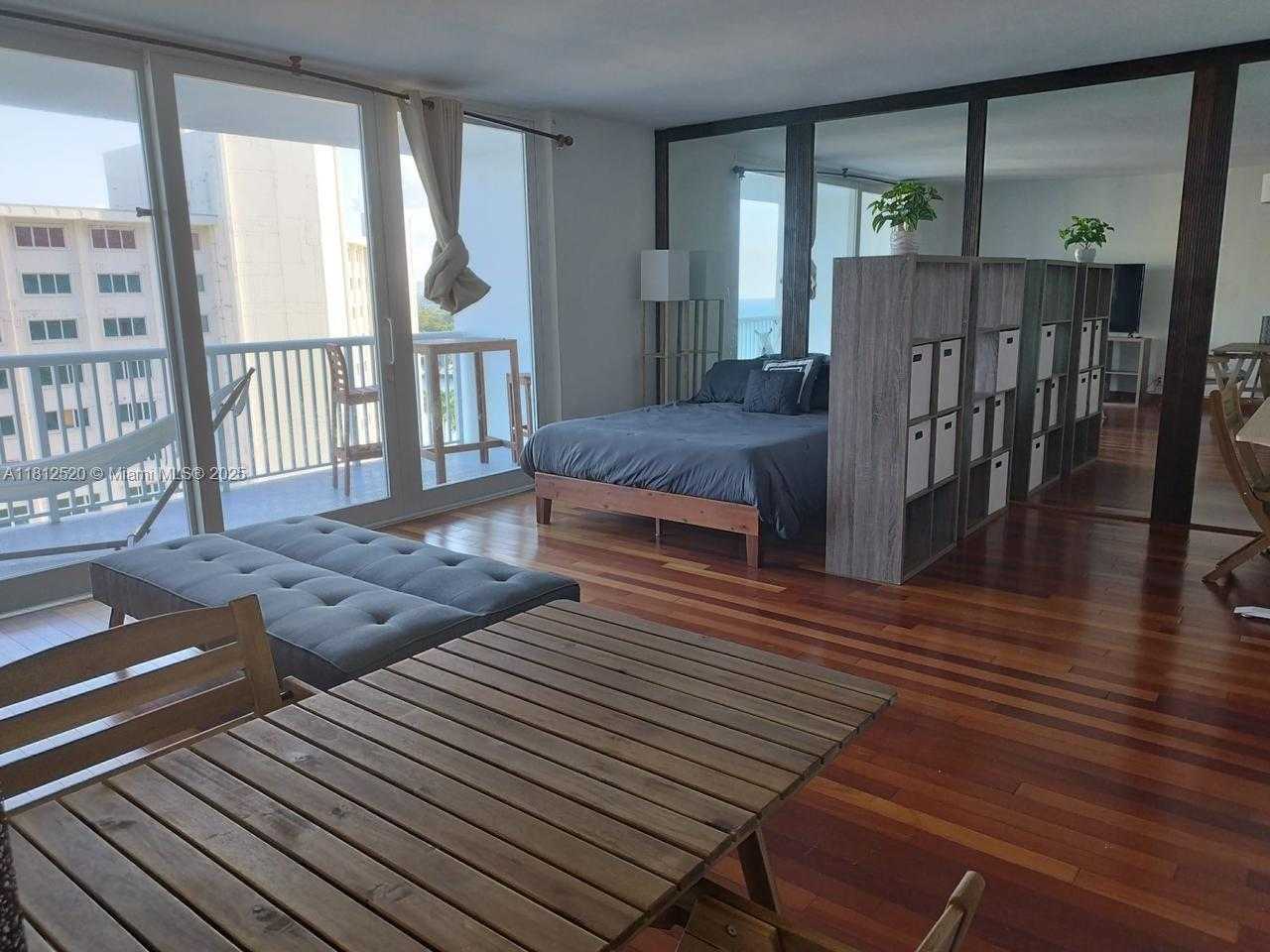 Small Image of 5401 COLLINS AVE #1110, Miami Beach Number 13