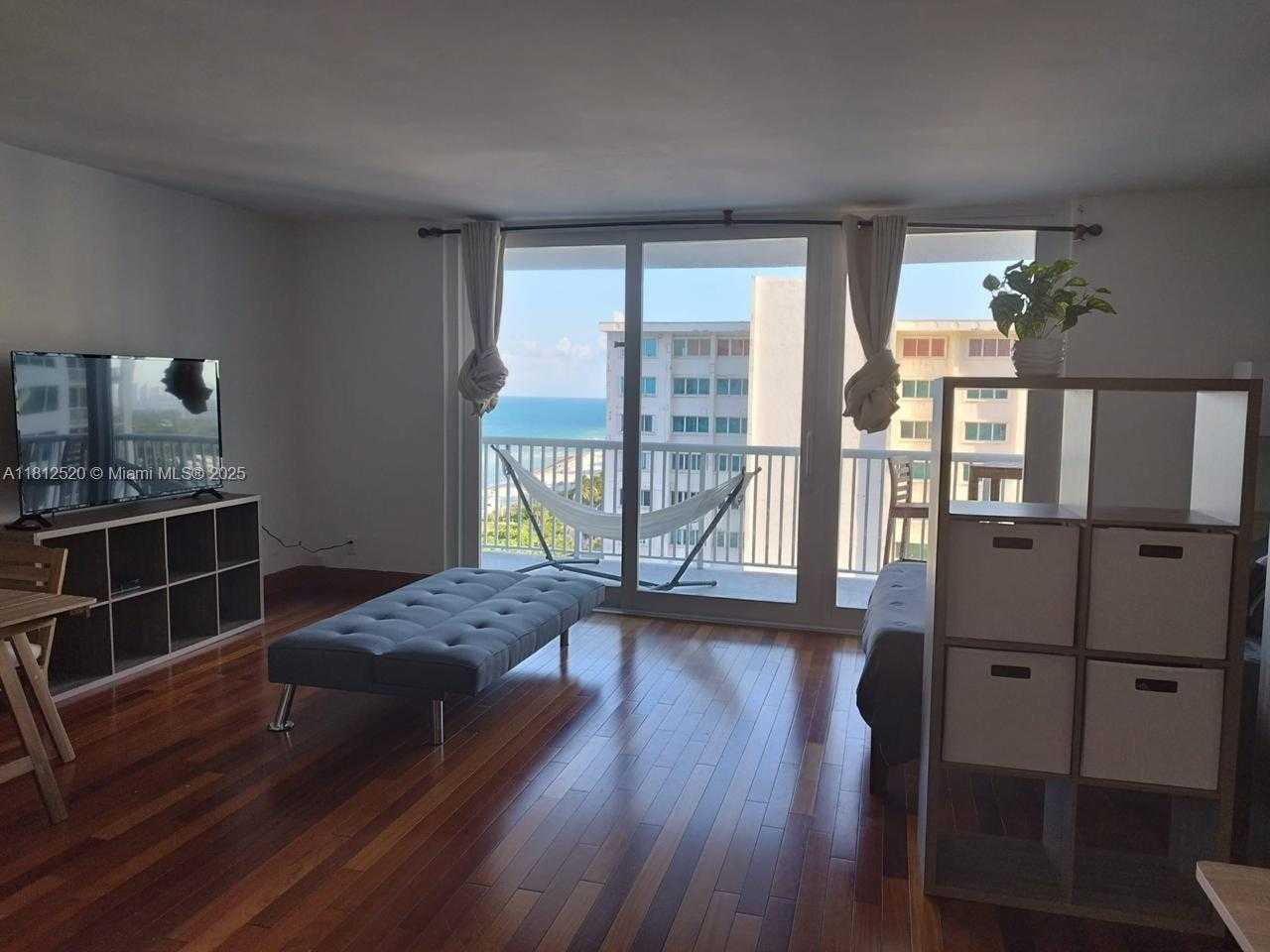Small Image of 5401 COLLINS AVE #1110, Miami Beach Number 16