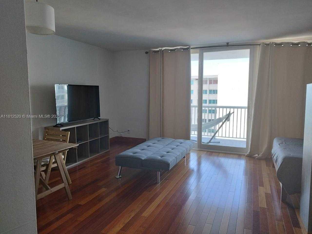 Small Image of 5401 COLLINS AVE #1110, Miami Beach Number 19