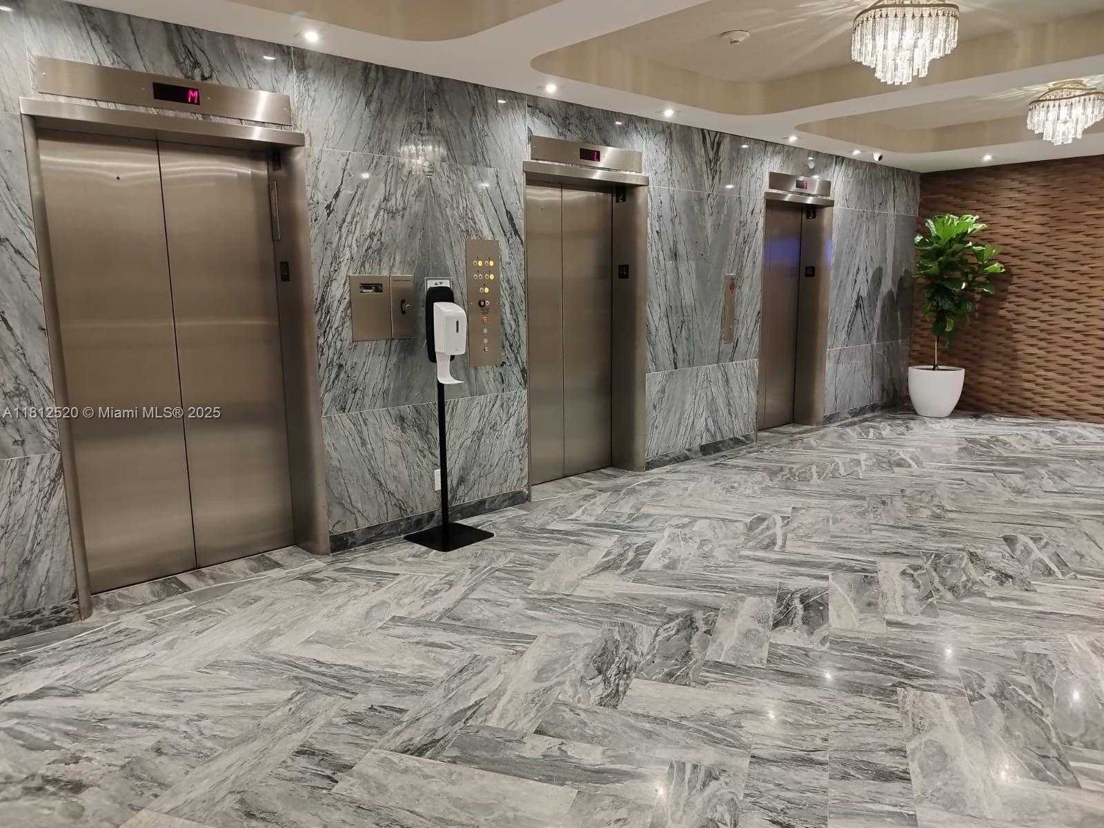 Small Image of 5401 COLLINS AVE #1110, Miami Beach Number 23