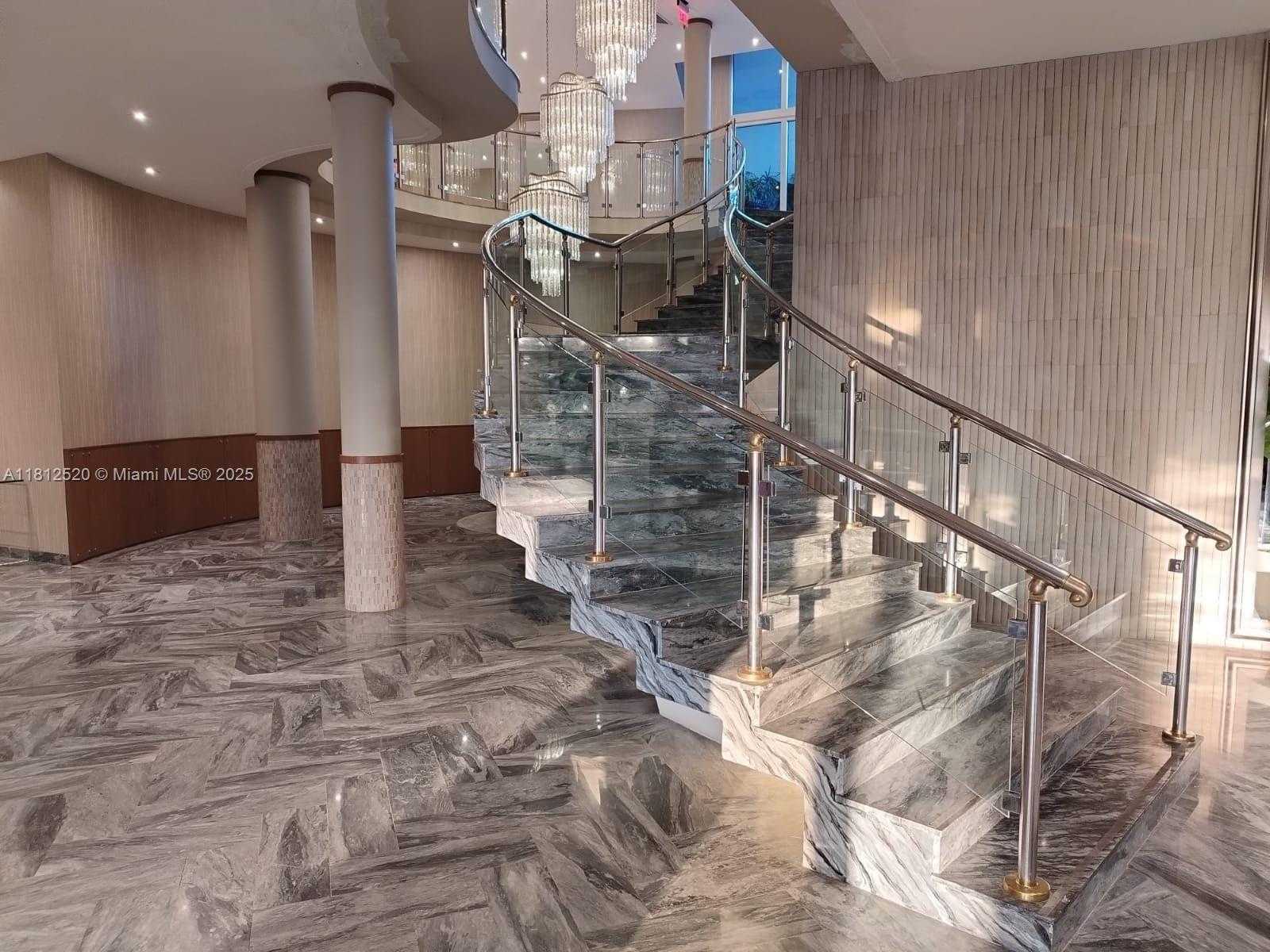 Small Image of 5401 COLLINS AVE #1110, Miami Beach Number 25
