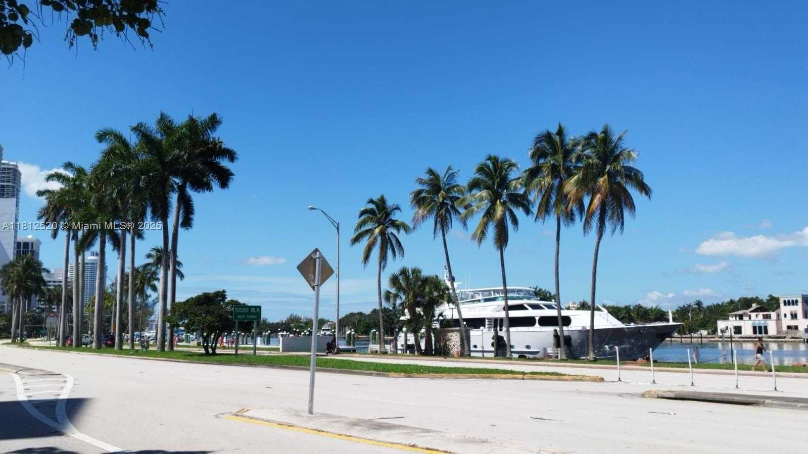 Small Image of 5401 COLLINS AVE #1110, Miami Beach Number 30