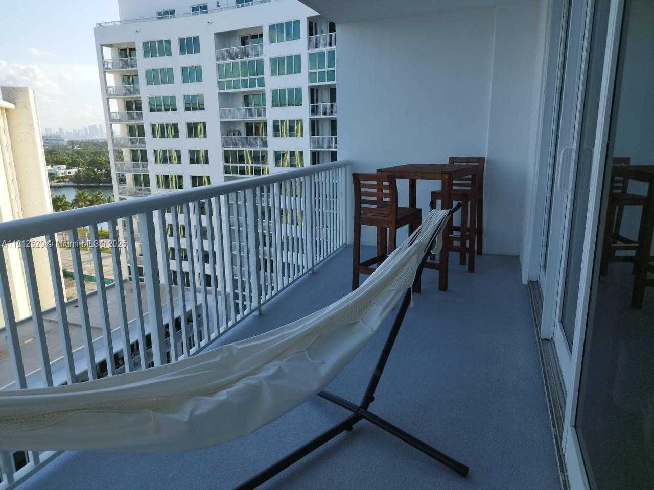 Small Image of 5401 COLLINS AVE #1110, Miami Beach Number 35