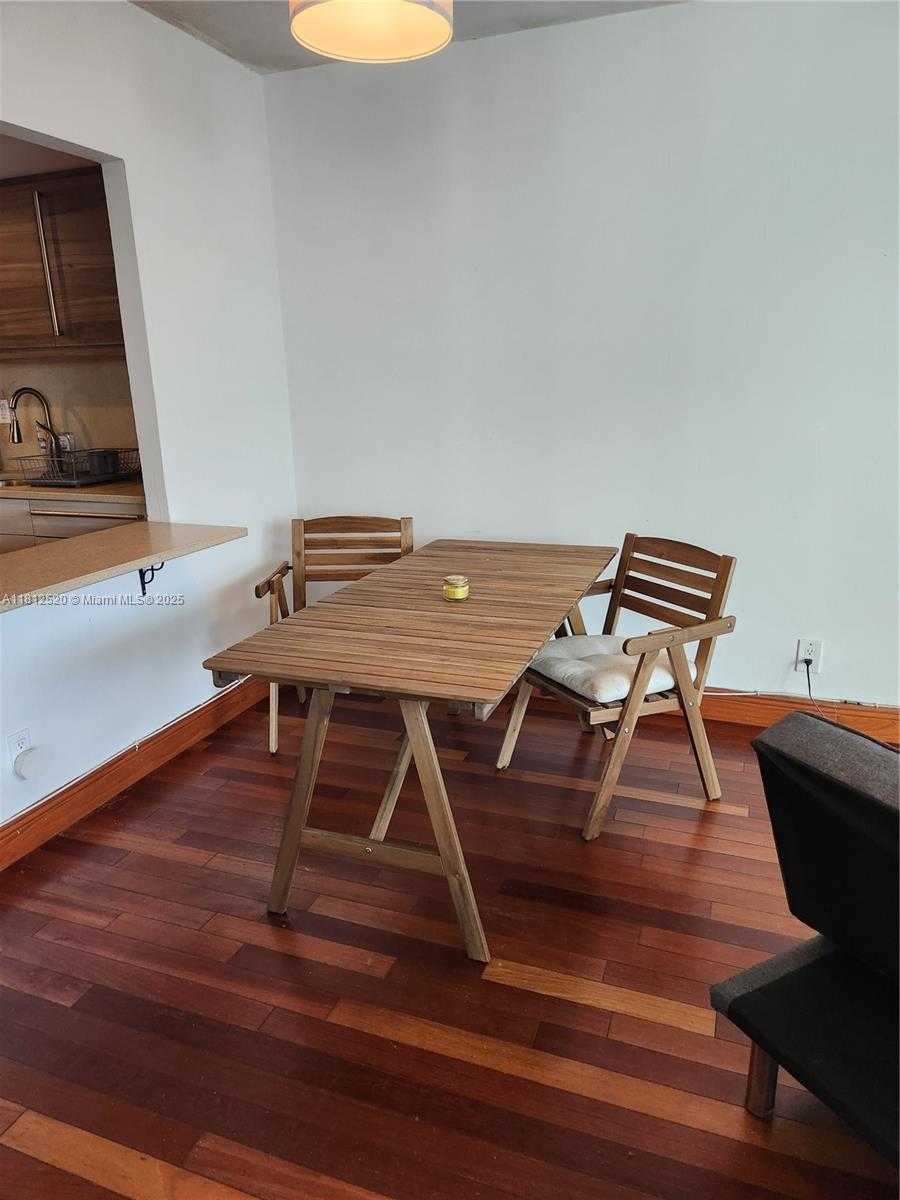 Small Image of 5401 COLLINS AVE #1110, Miami Beach Number 5