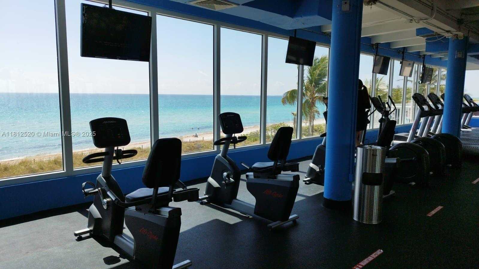 Small Image of 5401 COLLINS AVE #1110, Miami Beach Number 9