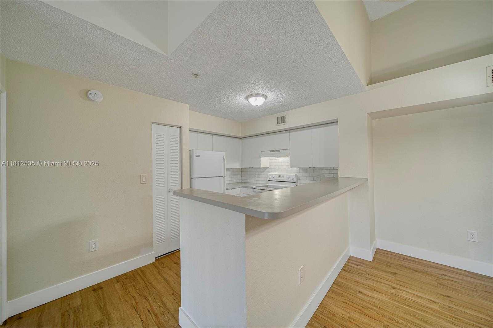 Small Image of 4540 NORTH WEST 107TH AVE #305-11, Doral Number 10