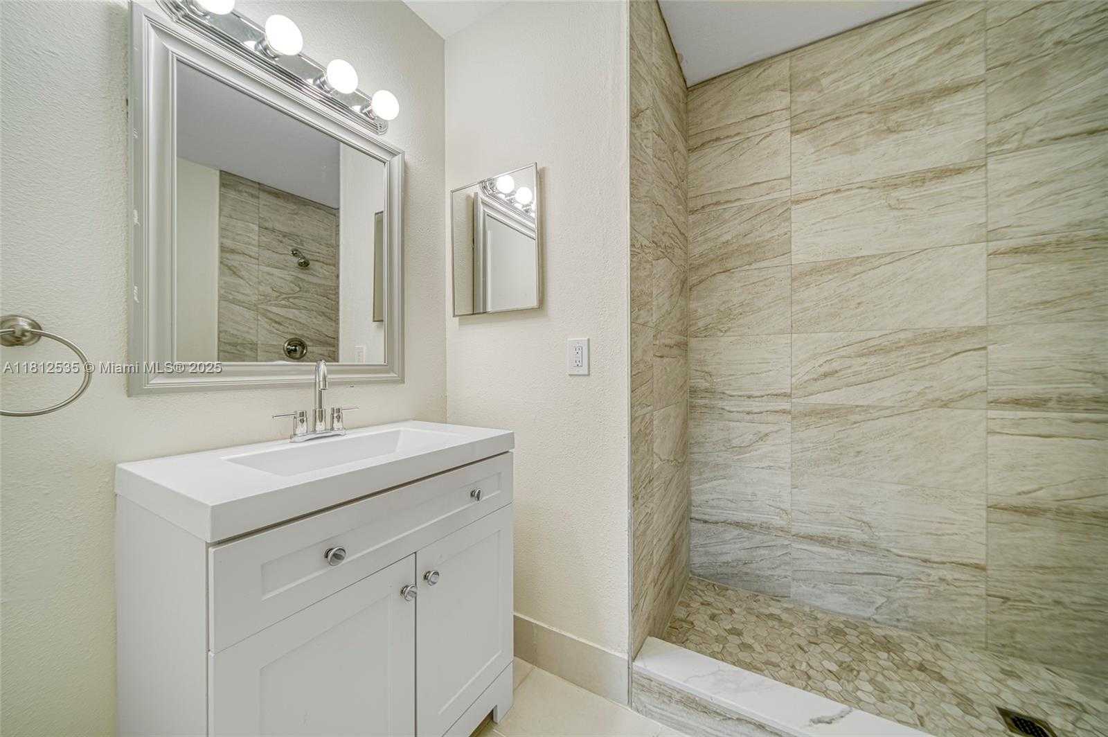 Small Image of 4540 NORTH WEST 107TH AVE #305-11, Doral Number 12