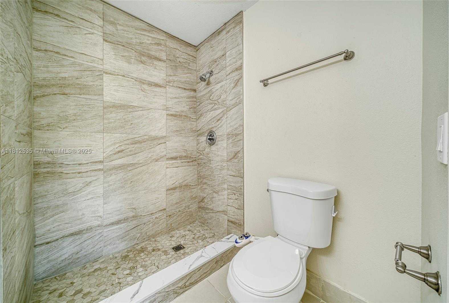 Small Image of 4540 NORTH WEST 107TH AVE #305-11, Doral Number 13