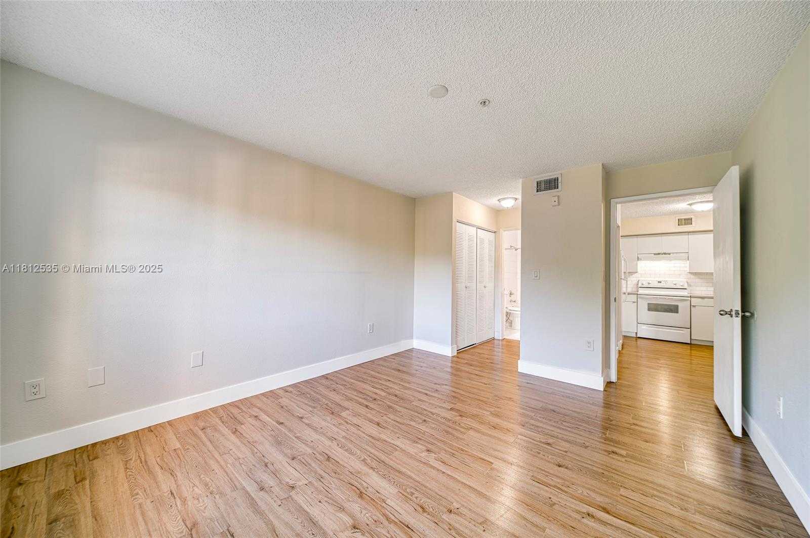 Small Image of 4540 NORTH WEST 107TH AVE #305-11, Doral Number 17
