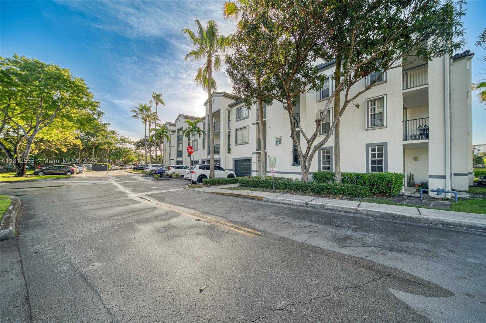 Small Image of 4540 NORTH WEST 107TH AVE #305-11, Doral Number 35