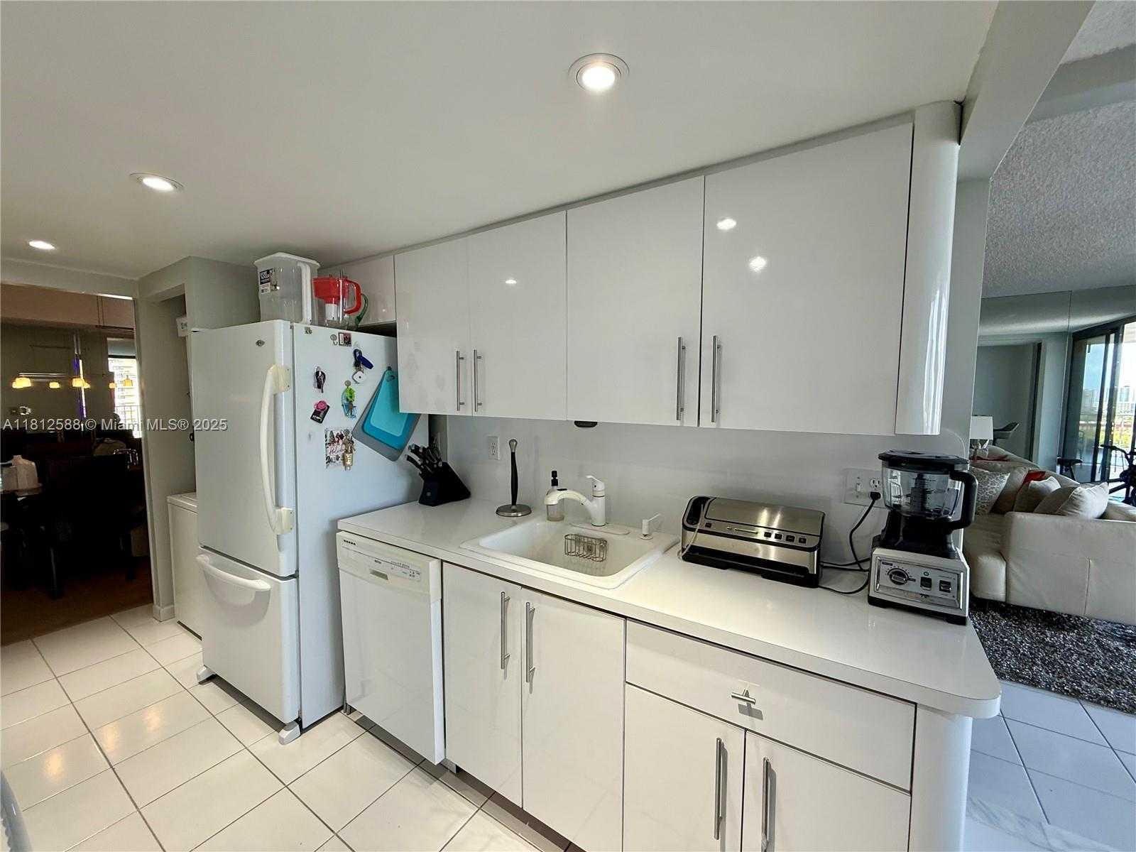 Small Image of 290 174TH ST #2010, Sunny Isles Beach Number 5