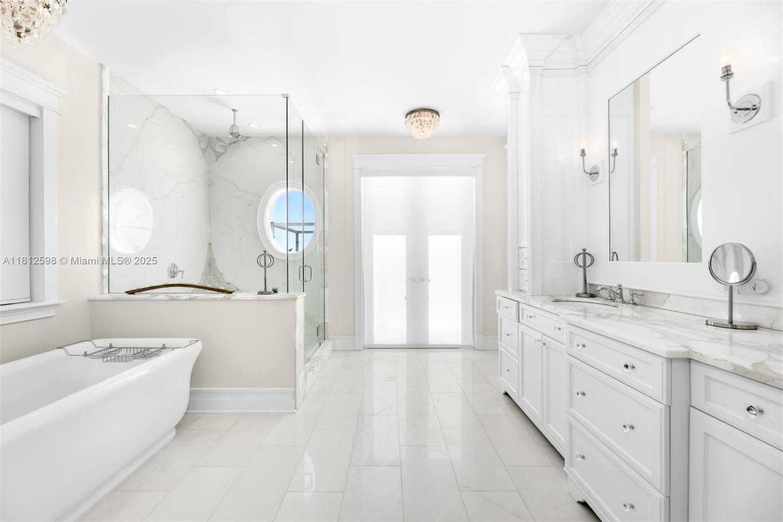 Small Image of 1460 SOUTH TREASURE DR, North Bay Village Number 27