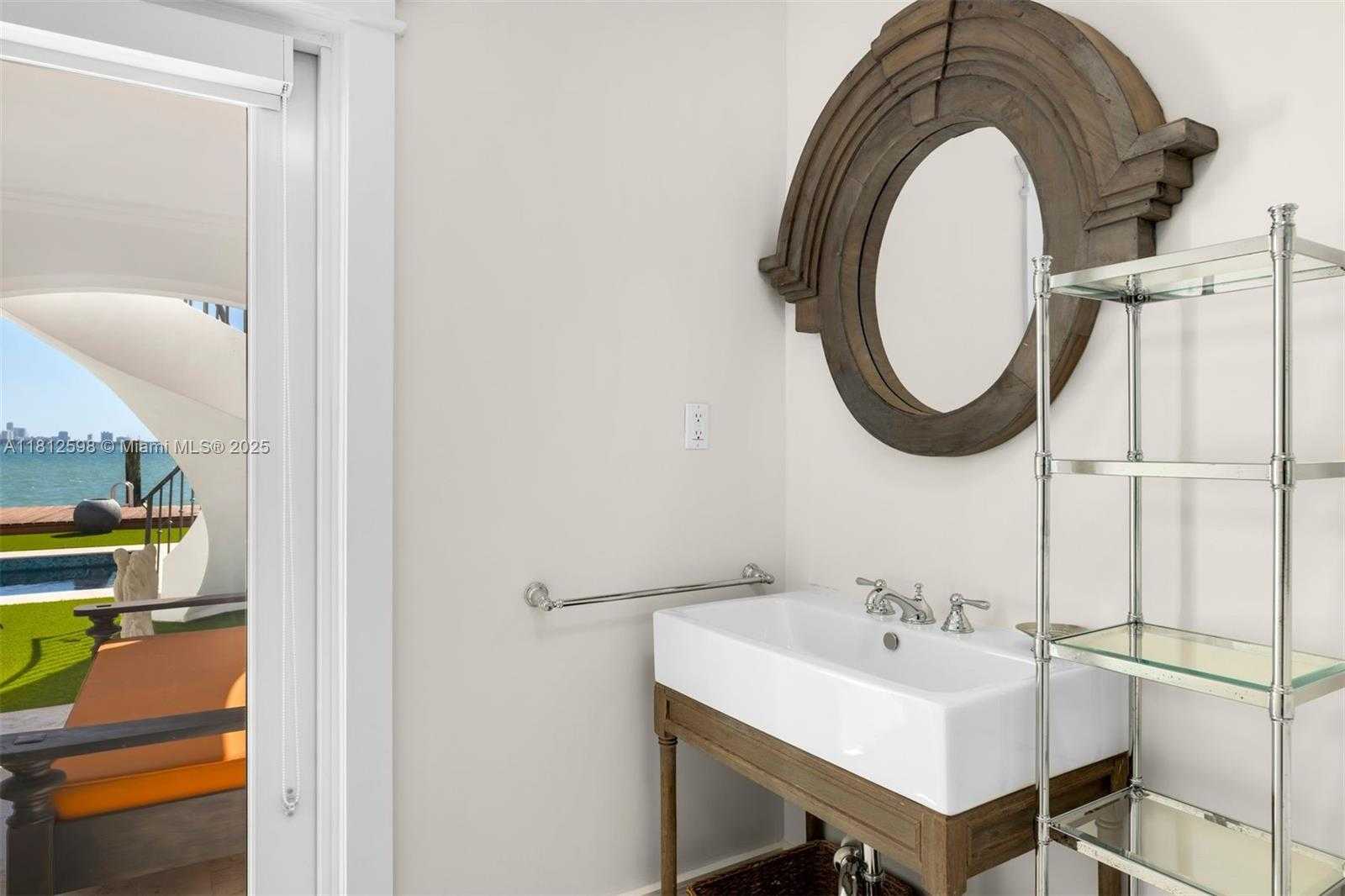 Small Image of 1460 SOUTH TREASURE DR, North Bay Village Number 36