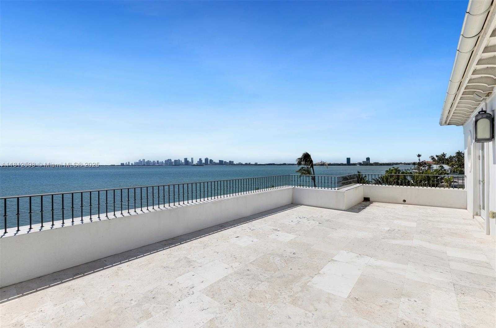 Small Image of 1460 SOUTH TREASURE DR, North Bay Village Number 41