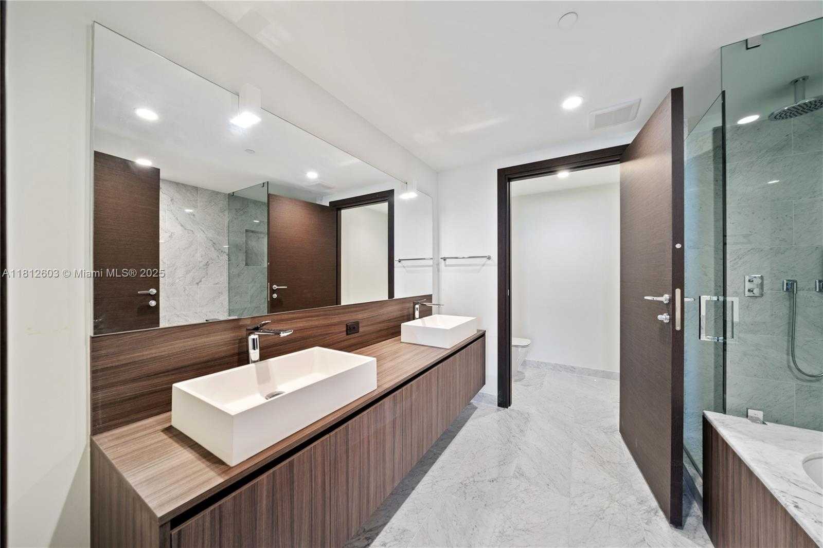 Small Image of 1000 BRICKELL PLZ #3206, Miami Number 13