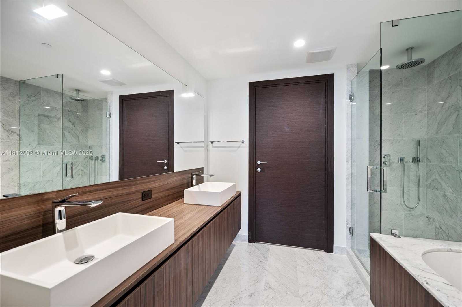 Small Image of 1000 BRICKELL PLZ #3206, Miami Number 14