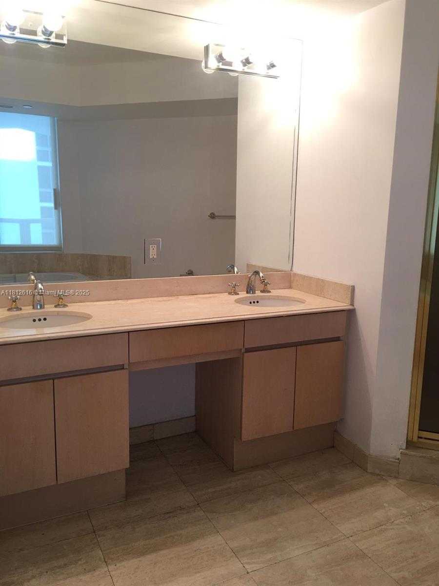 Small Image of 18671 #2204, Sunny Isles Beach Number 14