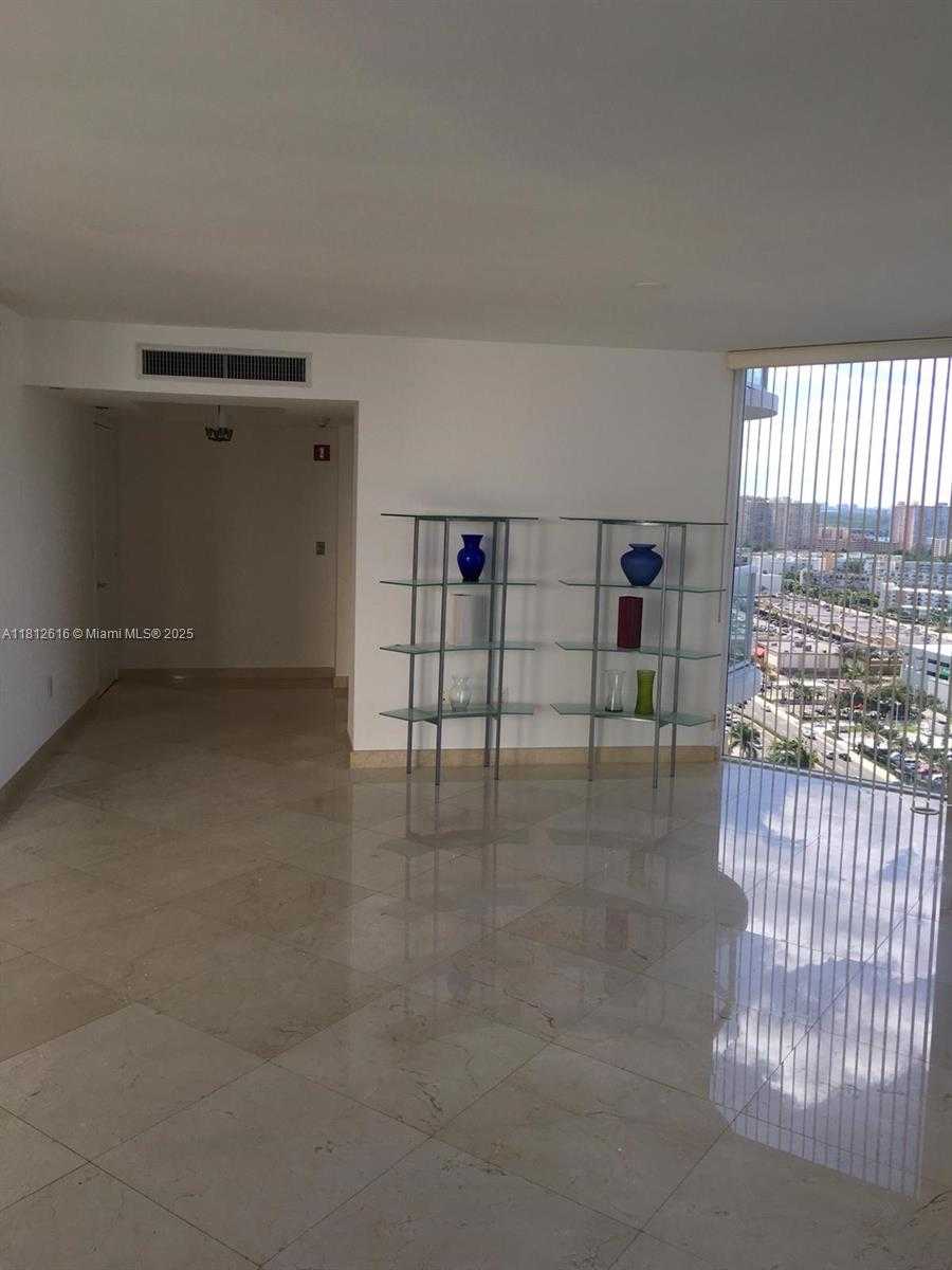 Small Image of 18671 #2204, Sunny Isles Beach Number 4