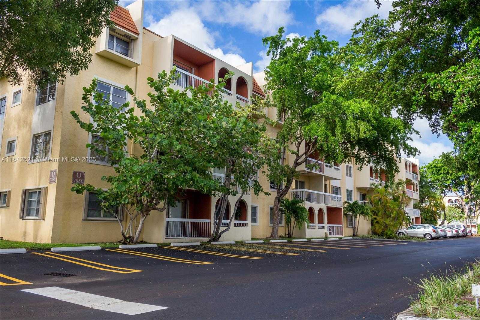 Small Image of 7845 CAMINO REAL #O-106, Miami Number 15