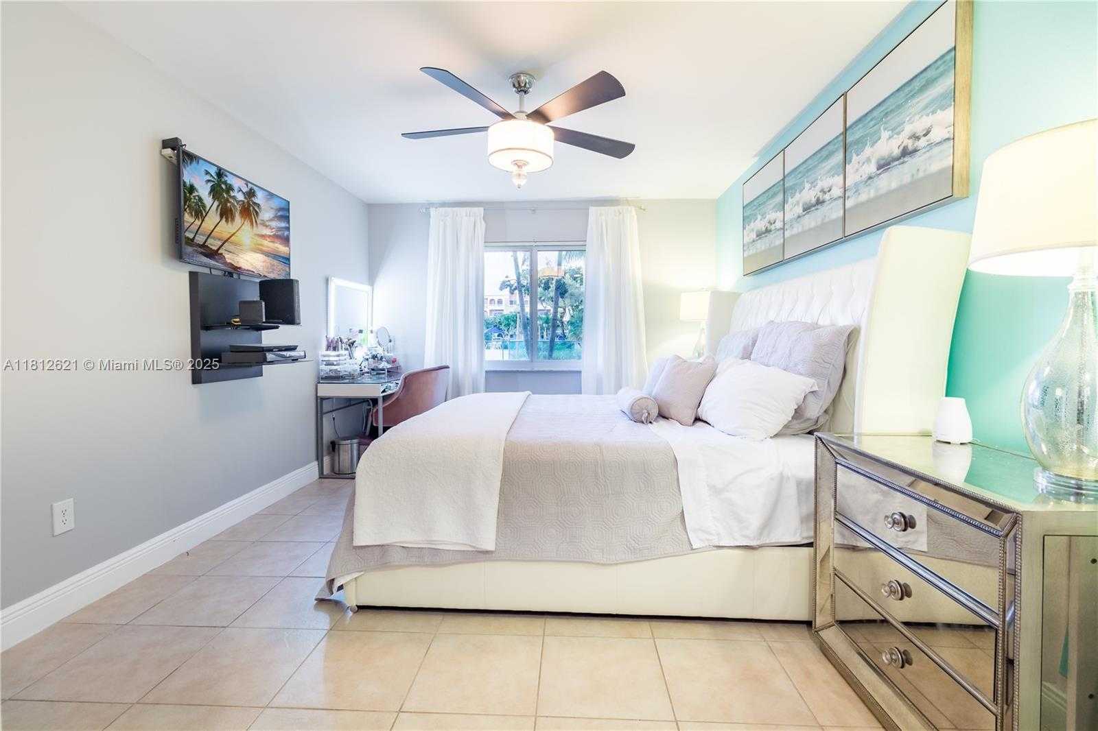 Small Image of 7845 CAMINO REAL #O-106, Miami Number 4