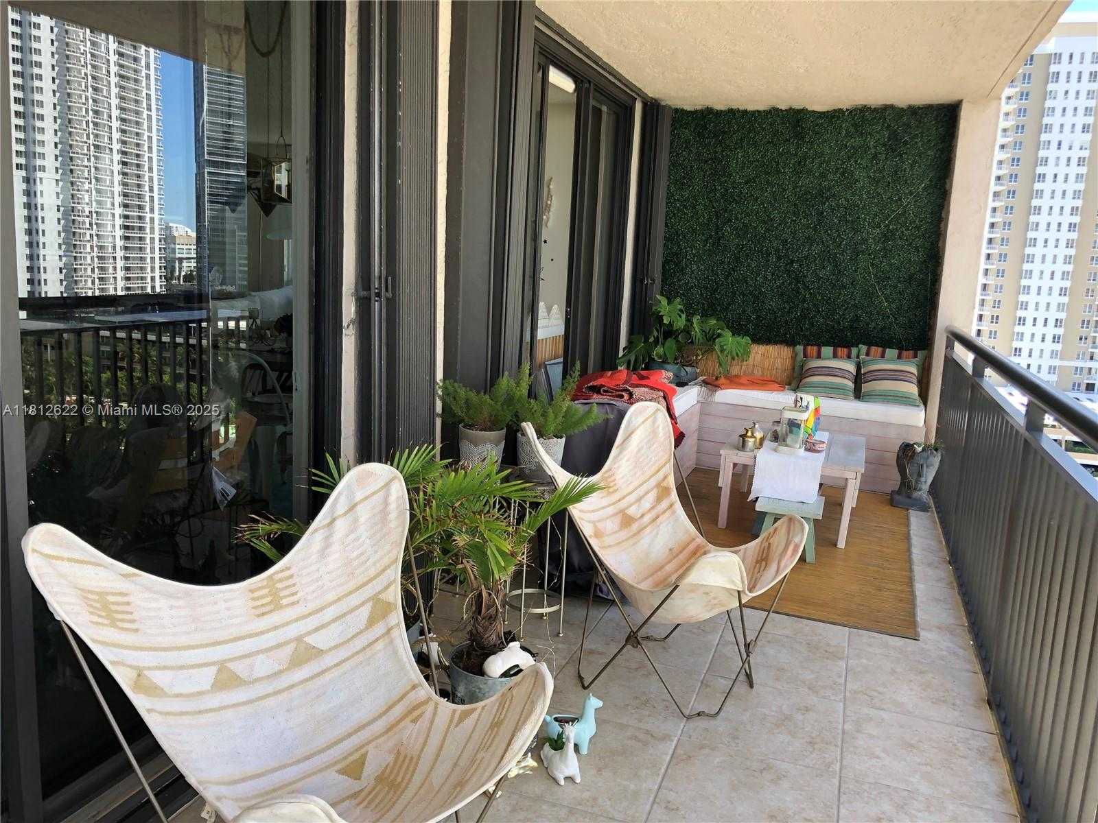 Small Image of 540 BRICKELL KEY DR #1408, Miami Number 3