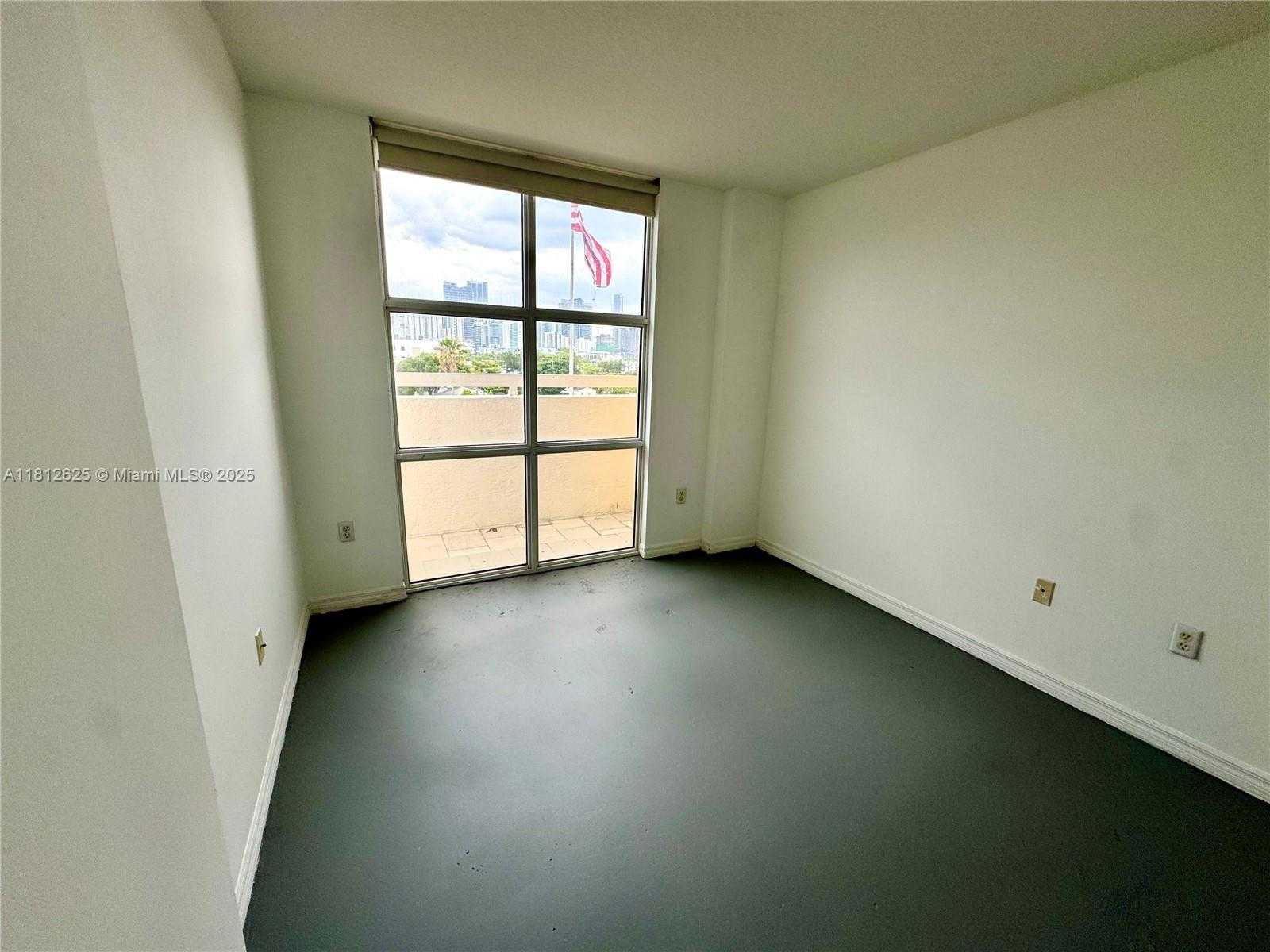 Small Image of 900 SOUTH WEST 8TH ST #508, Miami Number 22