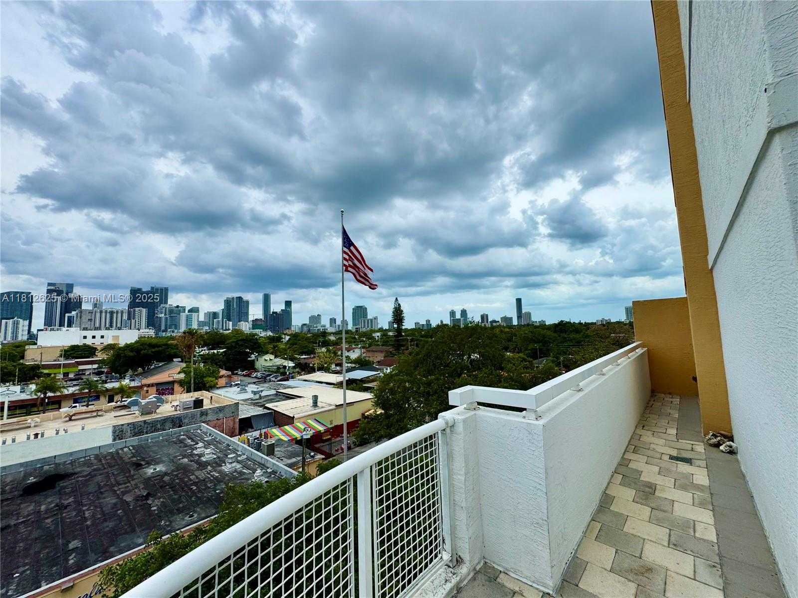 Small Image of 900 SOUTH WEST 8TH ST #508, Miami Number 7