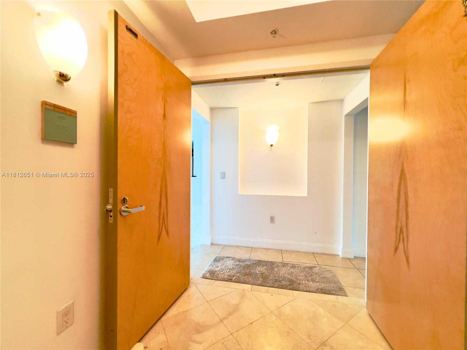 Small Image of 19400 TURNBERRY WAY #1132, Aventura Number 11