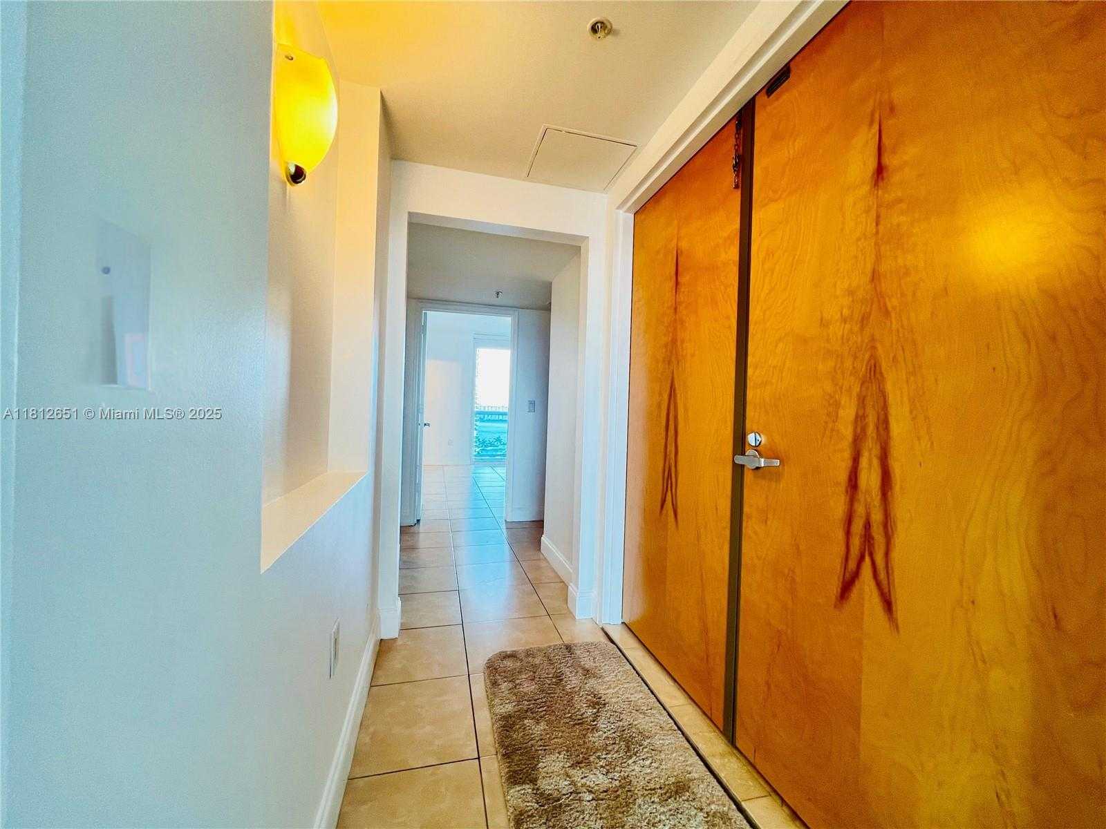Small Image of 19400 TURNBERRY WAY #1132, Aventura Number 12
