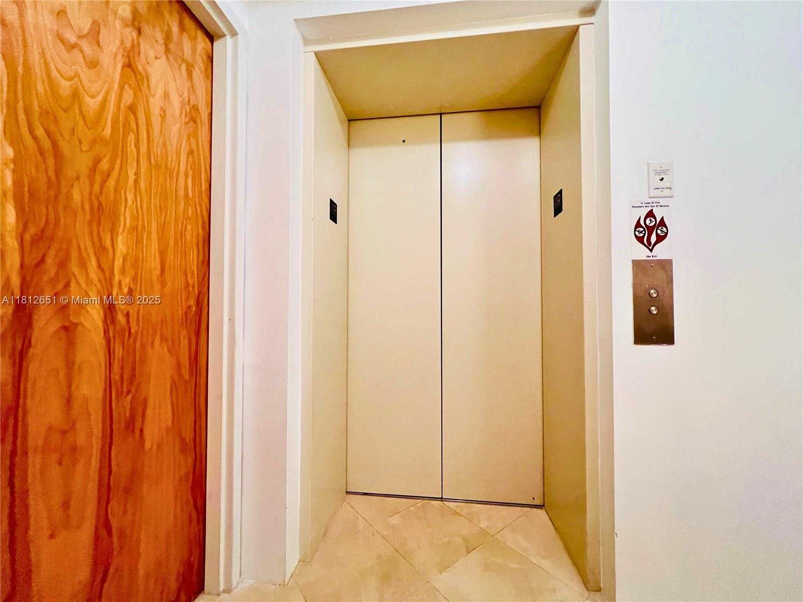 Small Image of 19400 TURNBERRY WAY #1132, Aventura Number 13