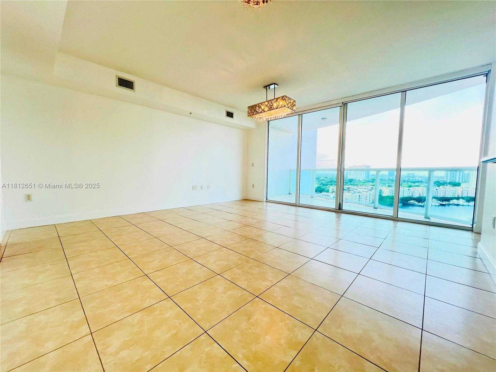 Small Image of 19400 TURNBERRY WAY #1132, Aventura Number 4
