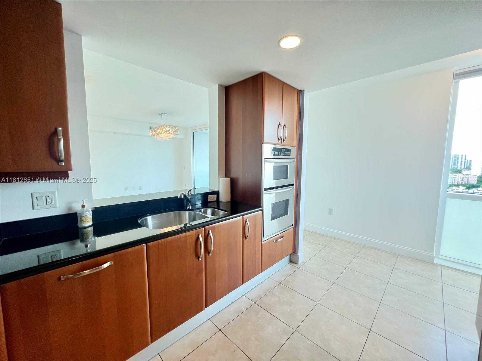 Small Image of 19400 TURNBERRY WAY #1132, Aventura Number 5