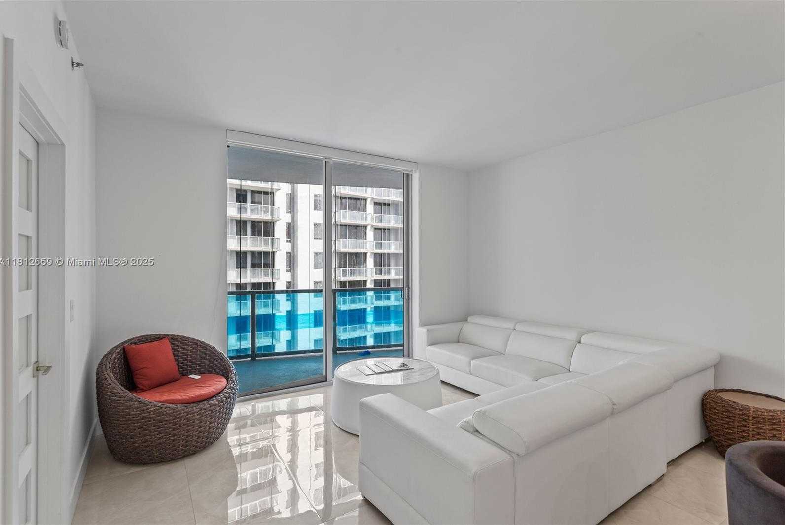 Small Image of 1060 BRICKELL AVE #2015, Miami Number 12