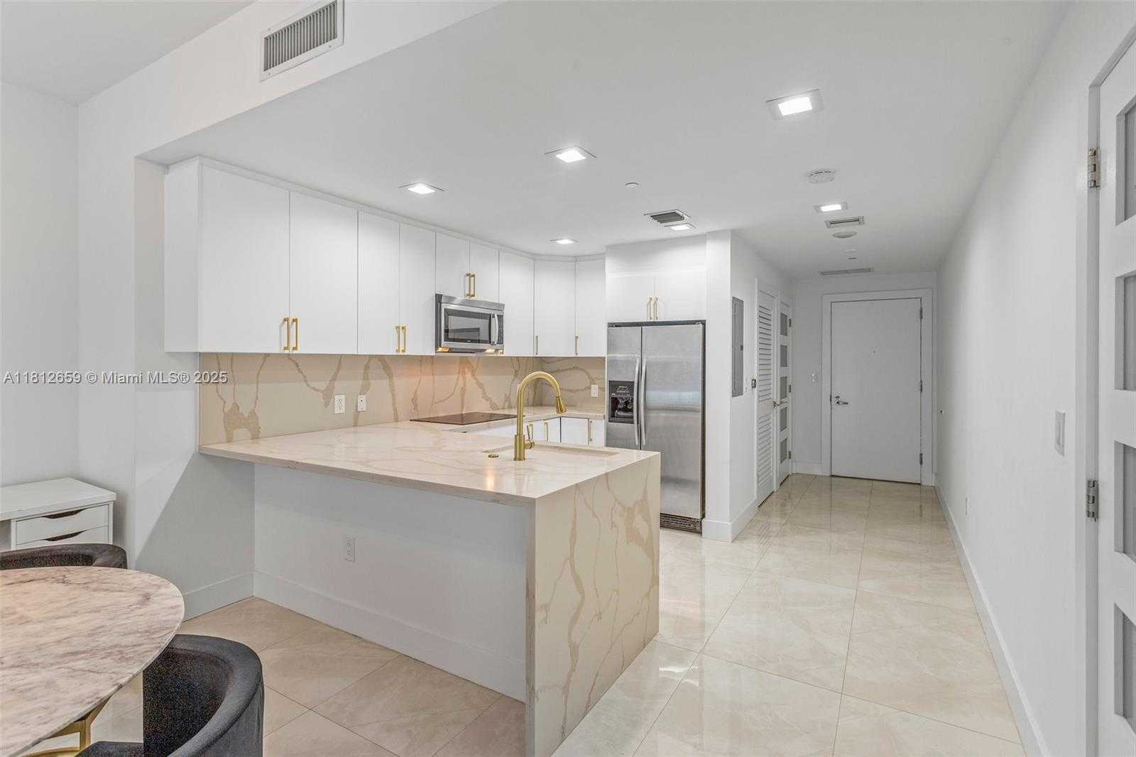 Small Image of 1060 BRICKELL AVE #2015, Miami Number 4