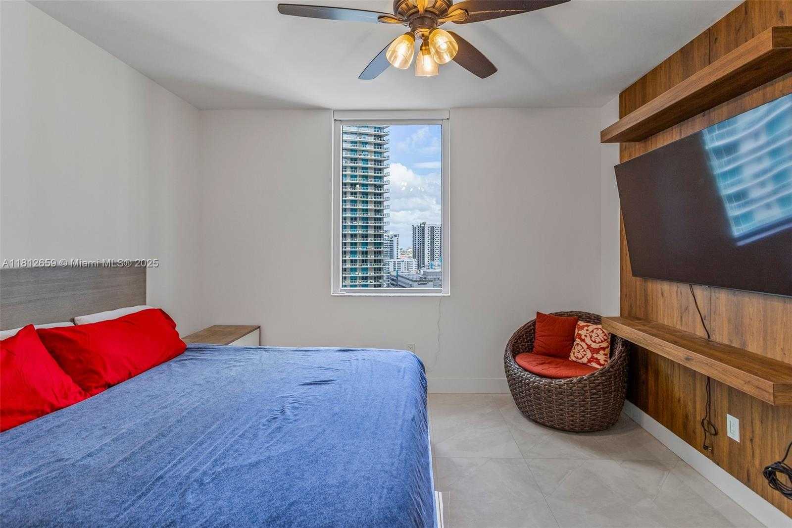Small Image of 1060 BRICKELL AVE #2015, Miami Number 9