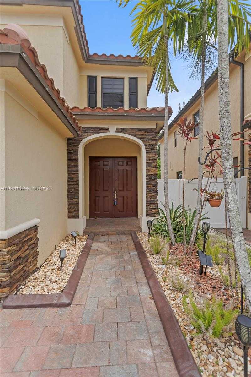 Small Image of 3502 WEST 86TH TER #3502, Hialeah Number 2