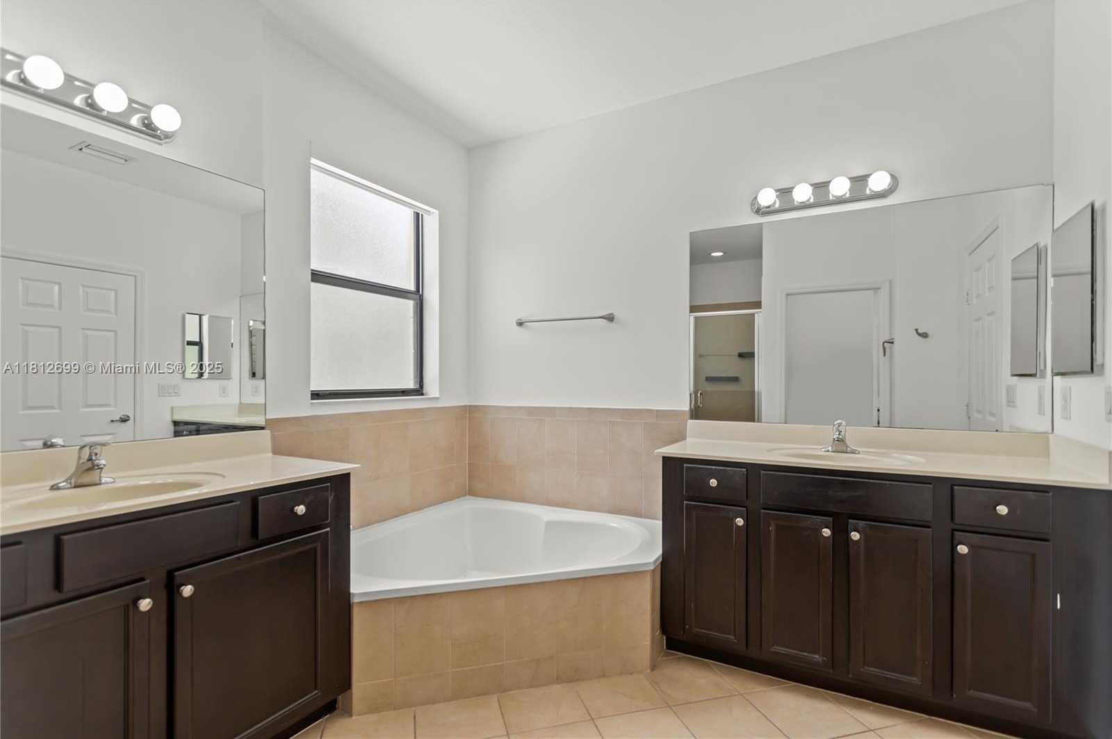 Small Image of 3502 WEST 86TH TER #3502, Hialeah Number 38