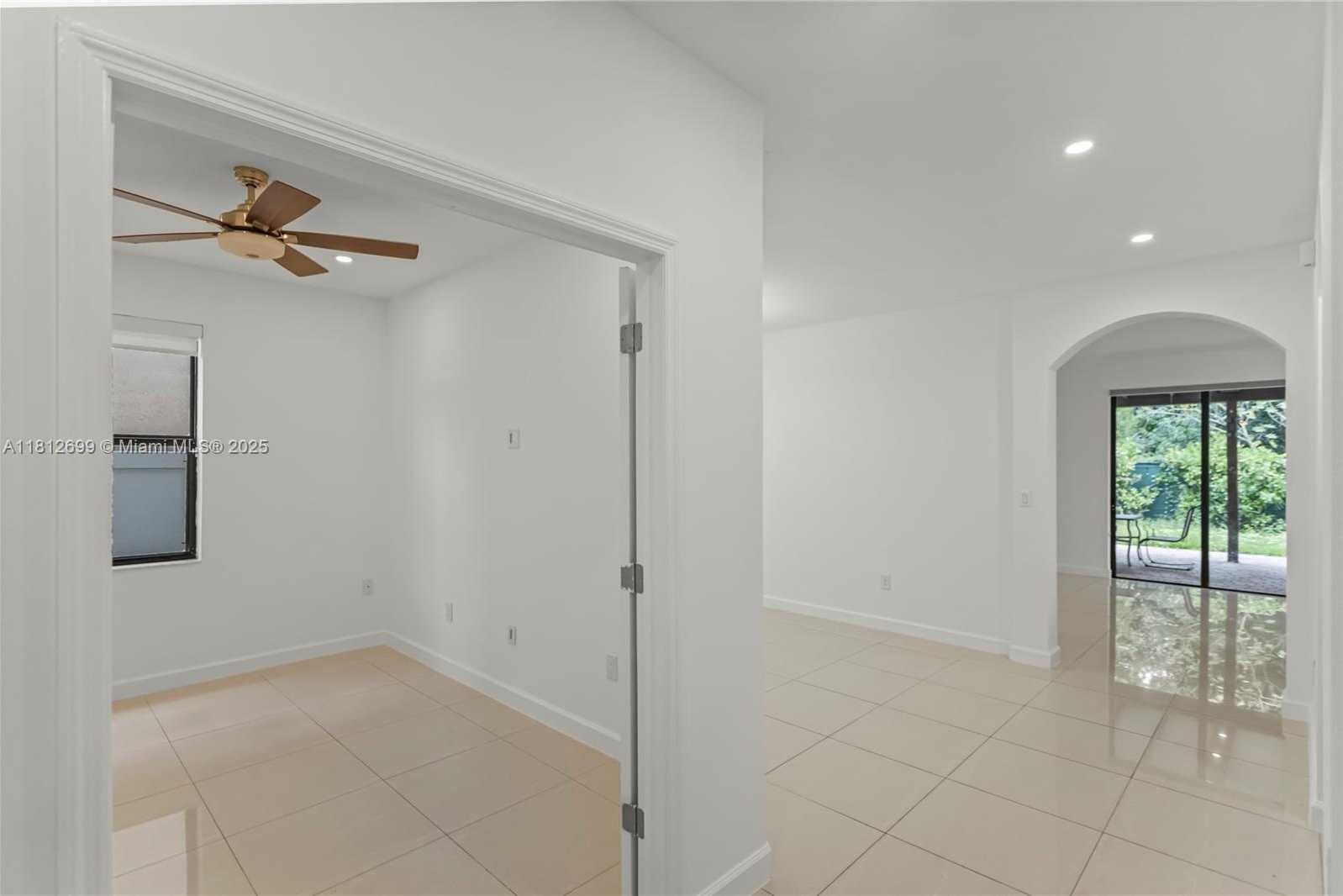 Small Image of 3502 WEST 86TH TER #3502, Hialeah Number 8