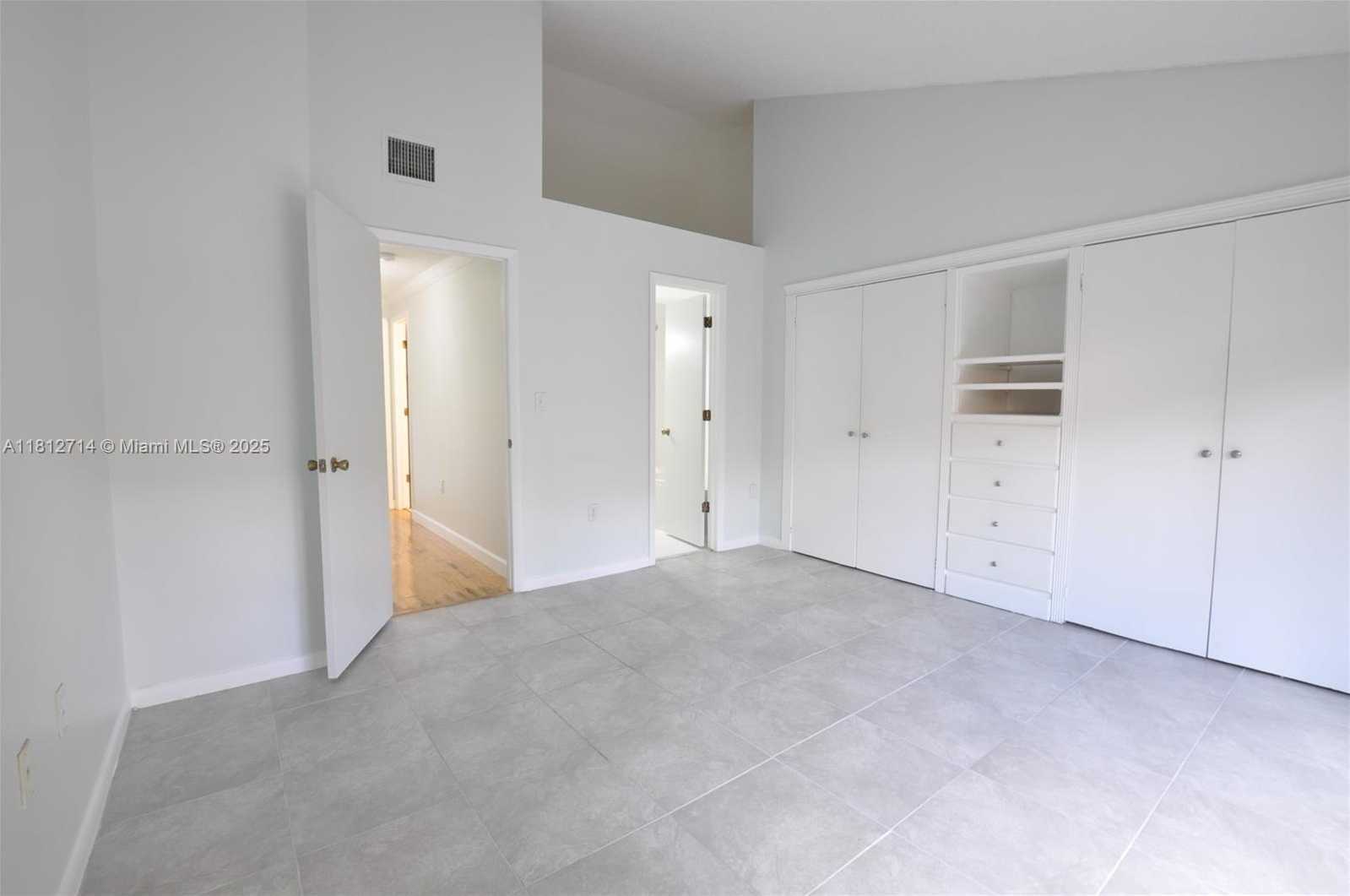 Small Image of 7804 SOUTH WEST 102ND LN, Miami Number 12