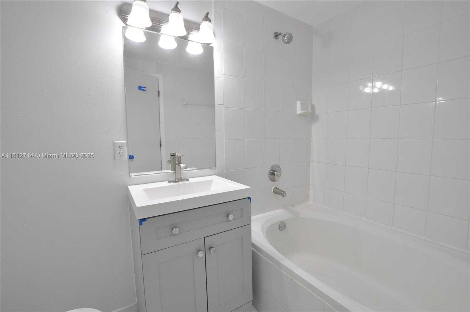 Small Image of 7804 SOUTH WEST 102ND LN, Miami Number 14
