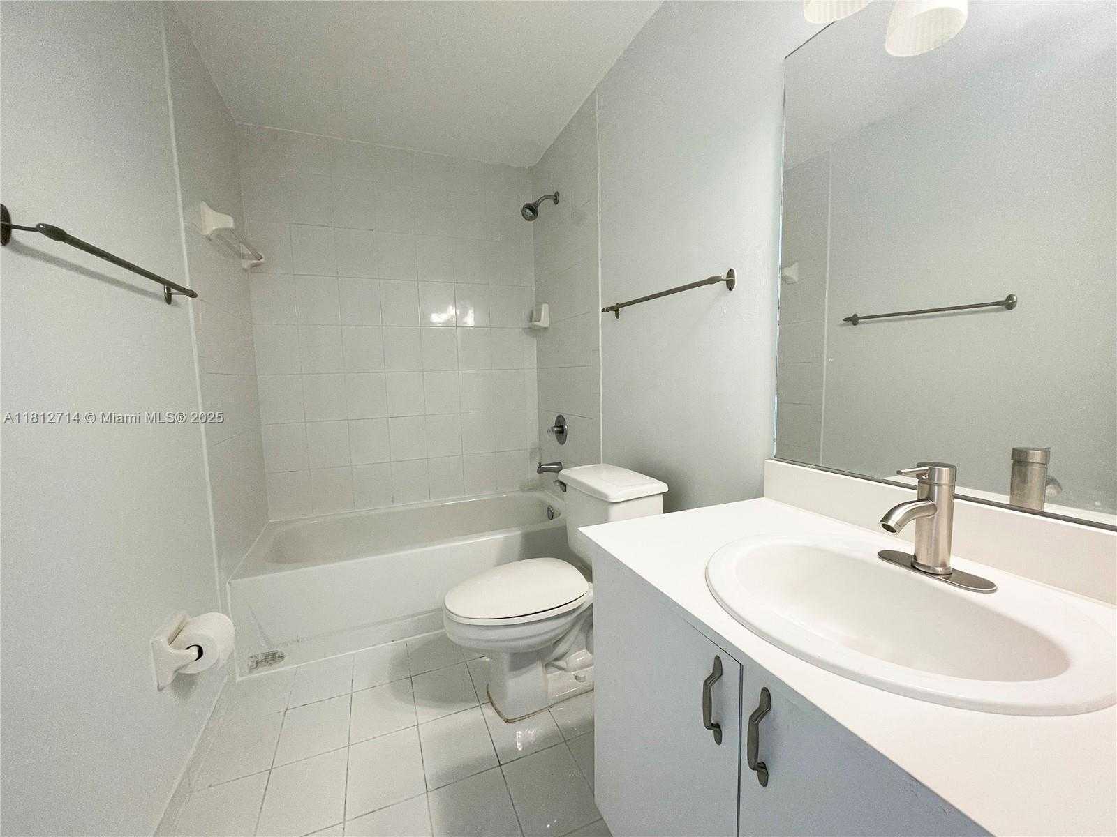 Small Image of 7804 SOUTH WEST 102ND LN, Miami Number 16